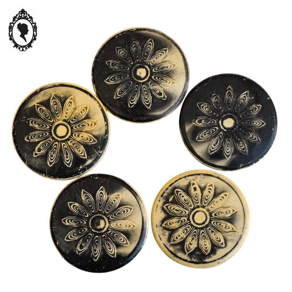 5 boutons fer anciens noir fleur beige ronds à queues collection D 3,5 cm