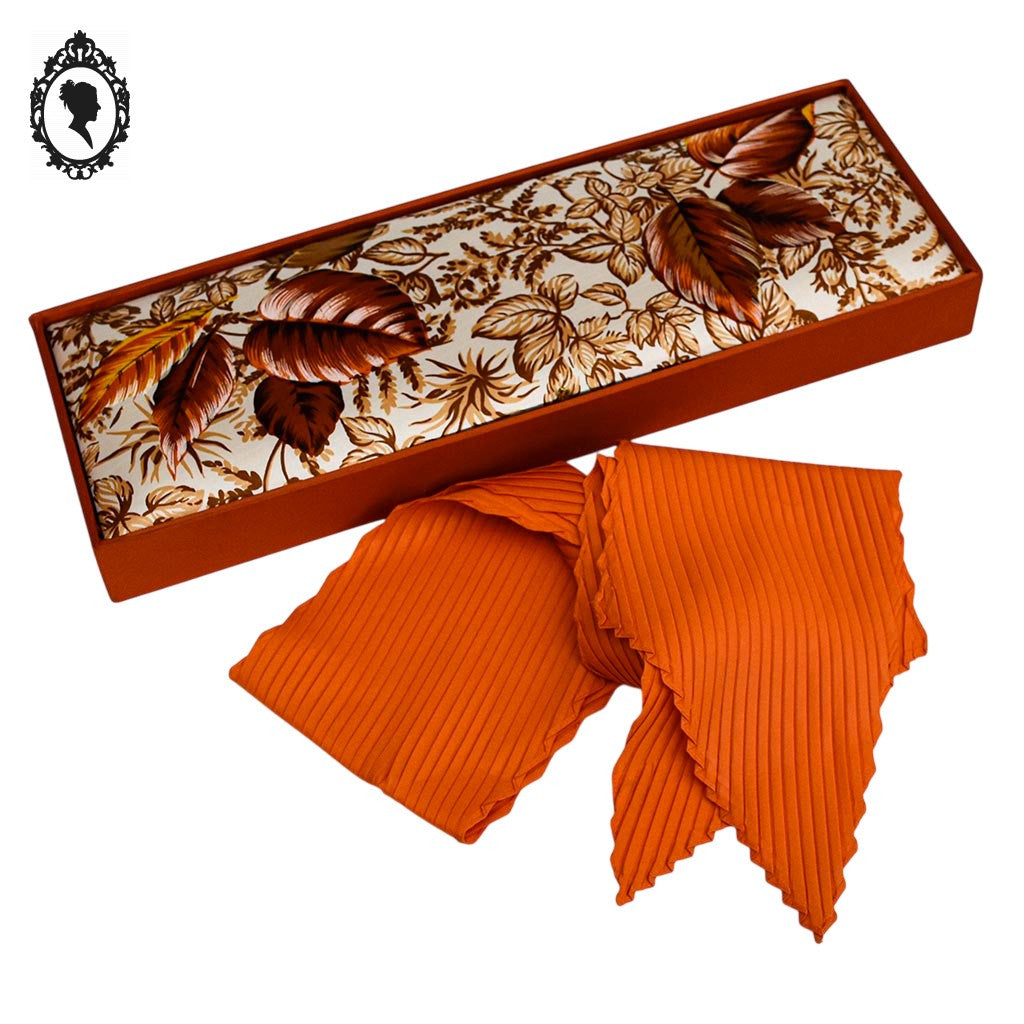 Boîte à gants foulard orangé rectangulaire carton tissu avec un foulard vintage