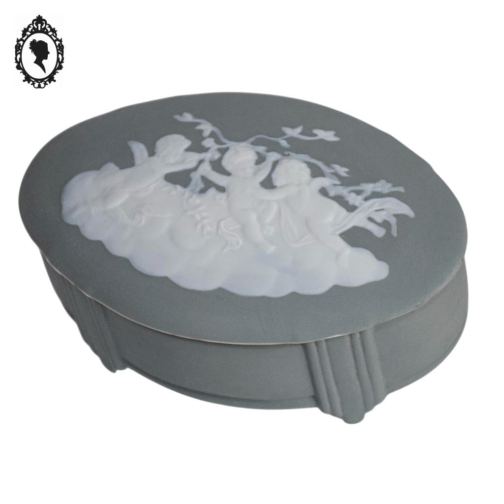 Bonbonnière ancienne boîte porcelaine biscuit vert tendre gris blanche anges