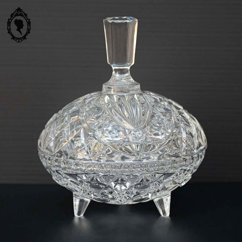 Bonbonnière drageoir poignée pointue en cristal blanc ciselé trépied vintage