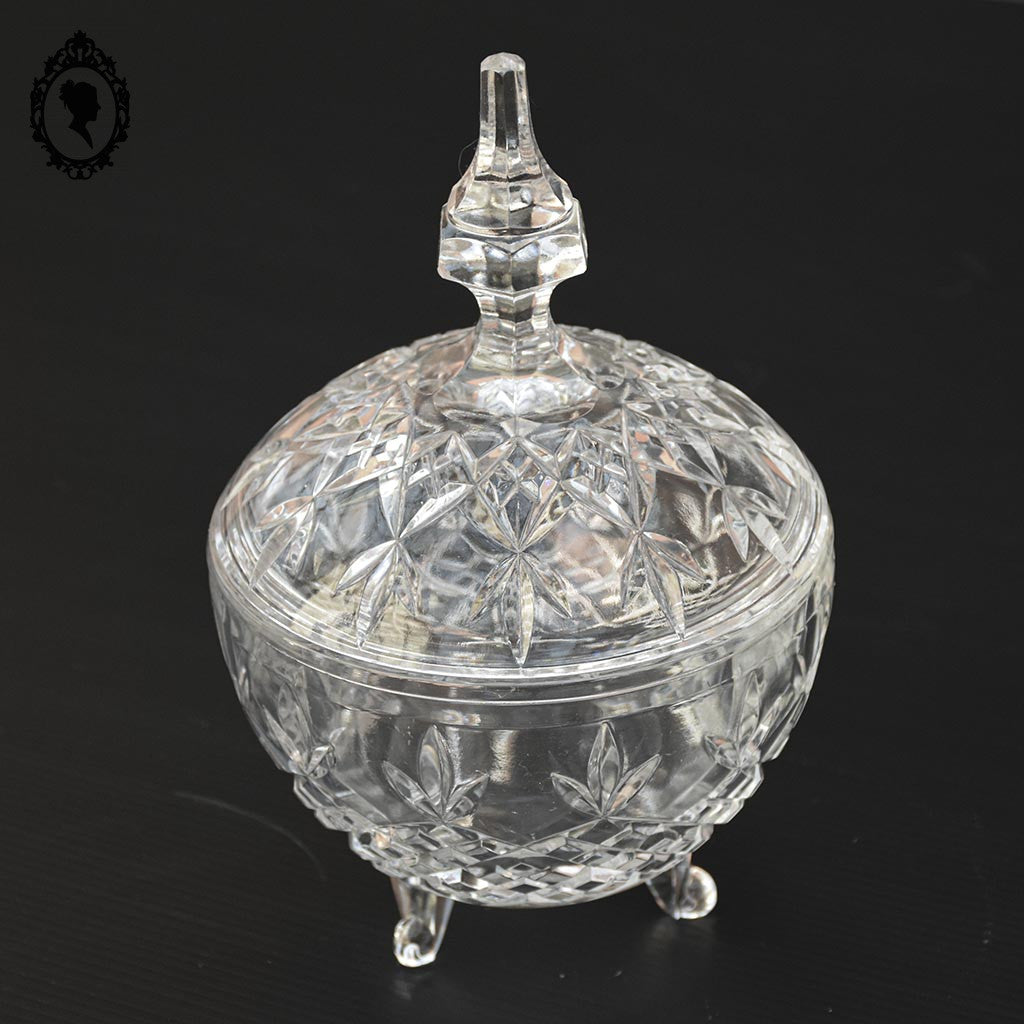 Bonbonnière drageoir ronde poignée pointue en verre blanc ciselé tripode vintage