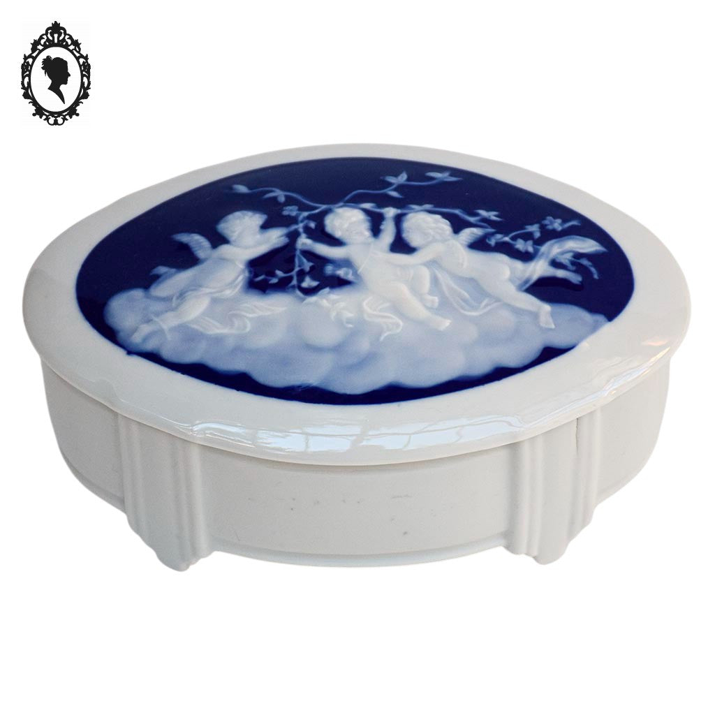 Bonbonnière signée Limoges boîte porcelaine blanche bleu anges