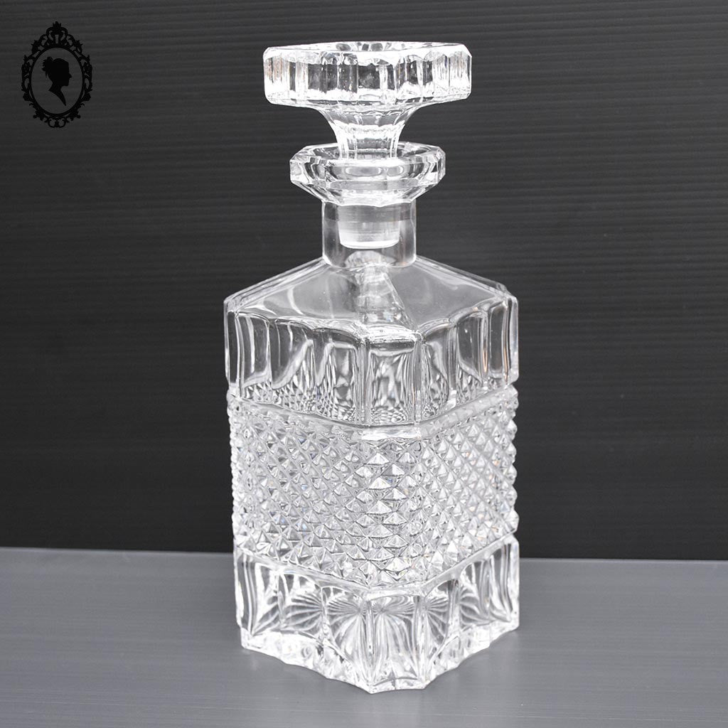 Carafe à liqueur digestif whisky carré en cristal blanc transparent ciselé vintage