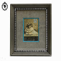 Carte postale petite fille 1900 joliment encadré gris et bleu objet unique