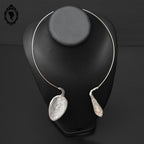 Collier original couvert ancien rond rigide en métal argent d’une cuillère vintage