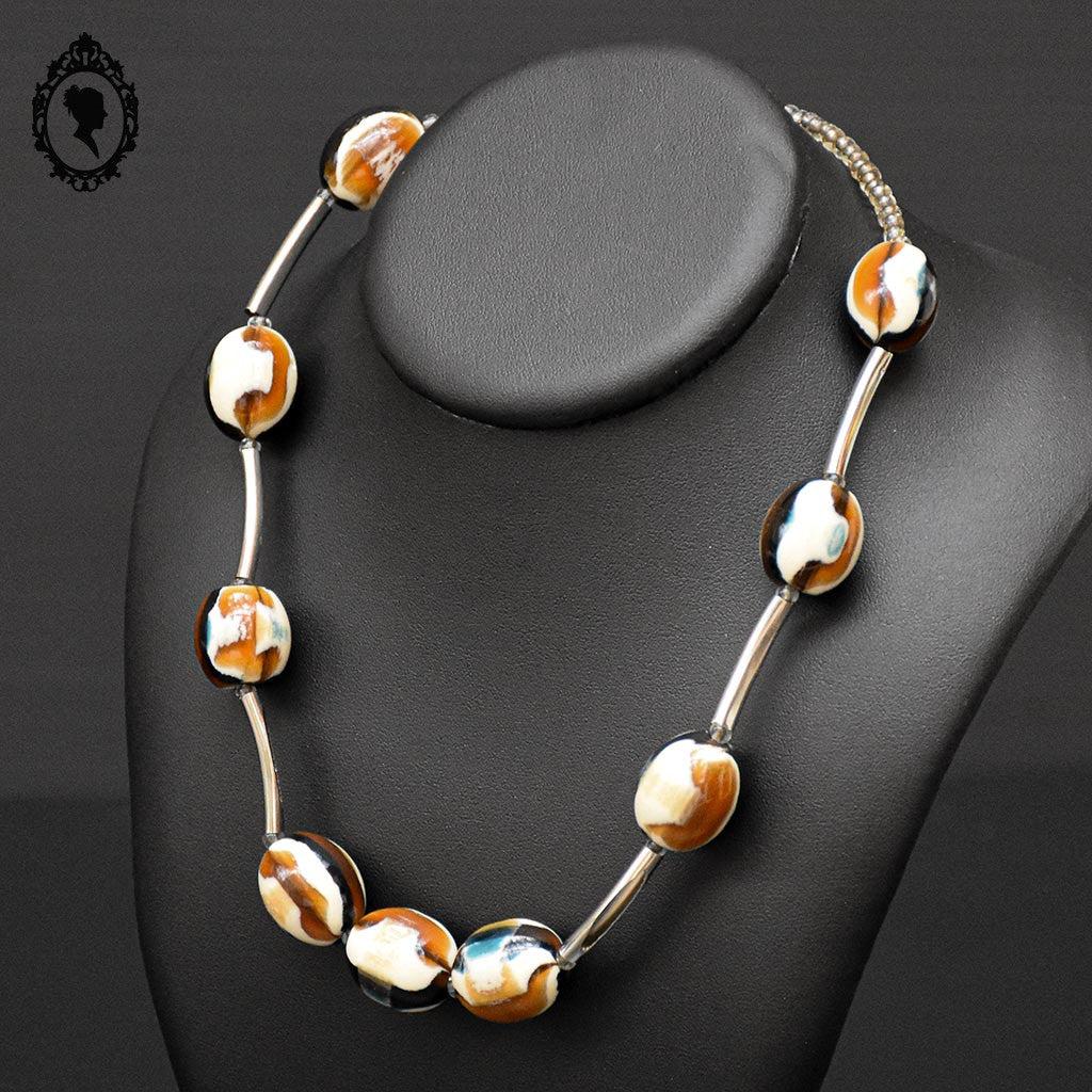 Collier perles en résine beige marron noir bleu vintage 1970 1980