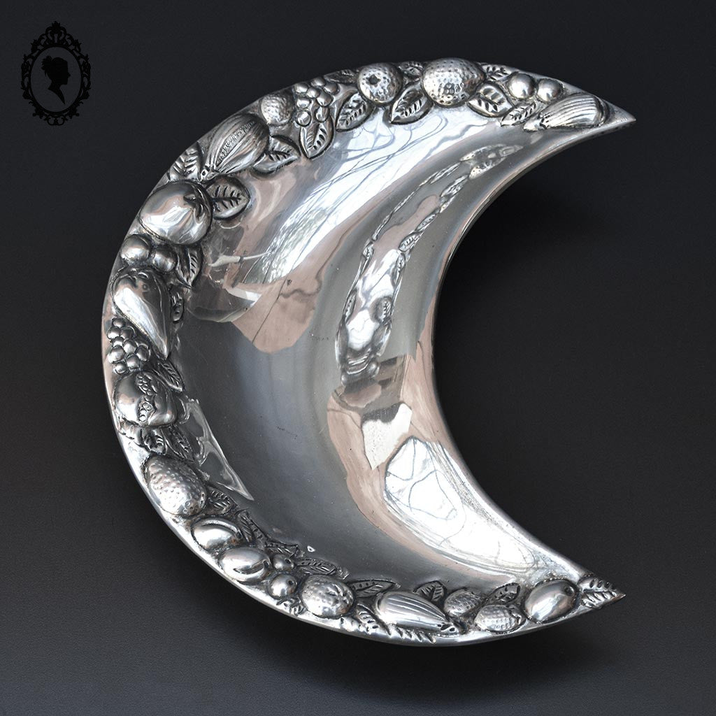Coupelle coupe petit plat forme croissant de lune métal argenté signé Baullar