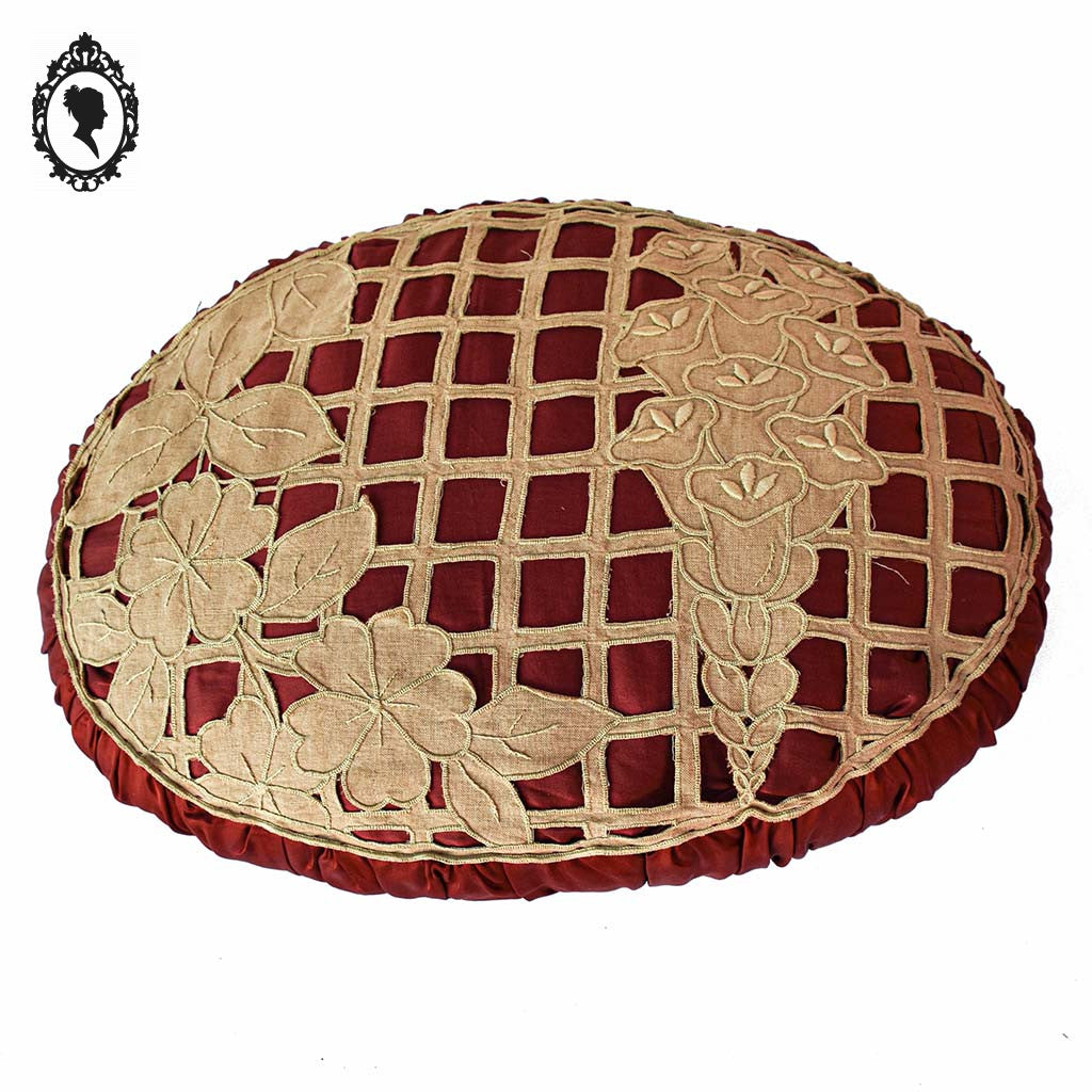 Coussin ovale broderie richelieu art décoration rouge beige ancien