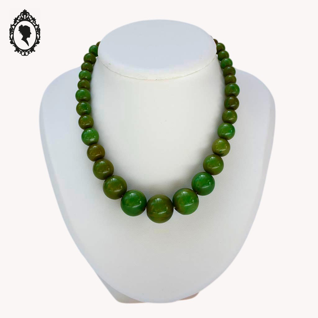 Élégant collier Art déco vert en bakélite perles rondes en cascade ancien