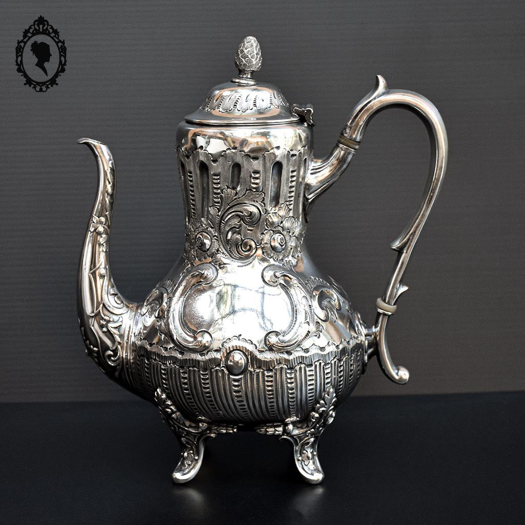 Élégante théière métal argenté décor arabesque ancienne