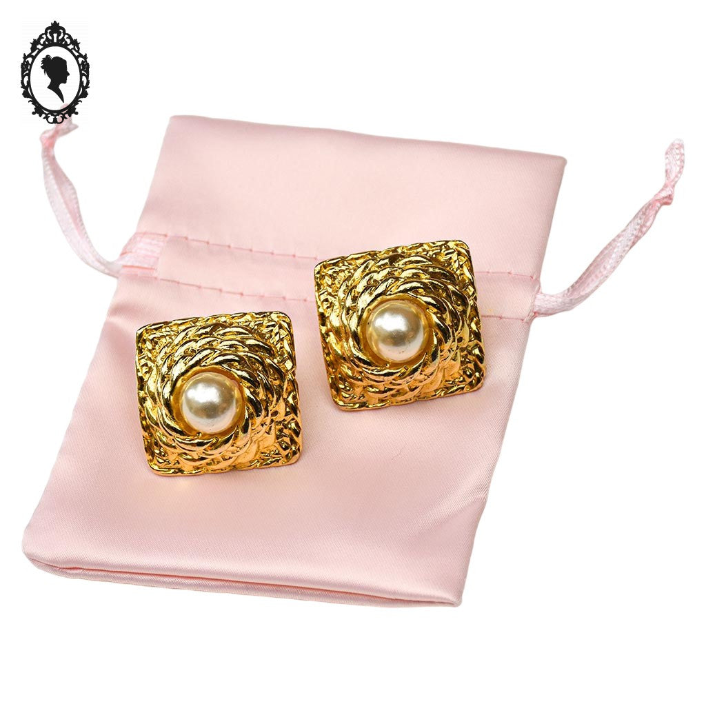 Grosses boucles d’oreilles chic cabochon perle métal doré carrées à clips bijoux vintage