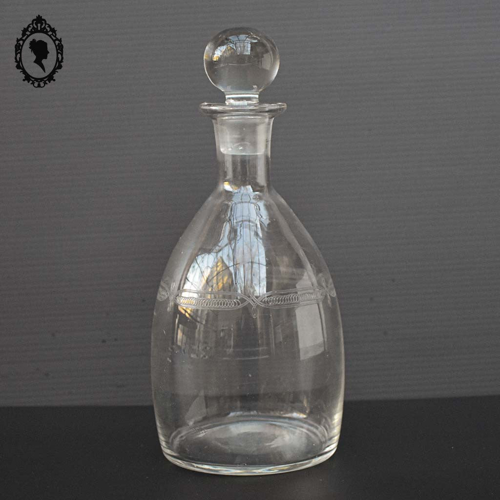 Jolie carafe ou flacon verre bouchon boule de verre simple et chic