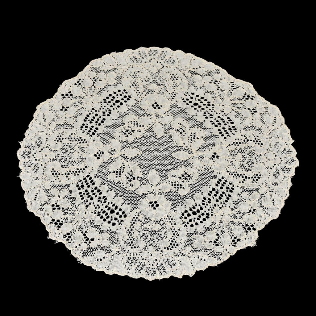 Linge de table brodé napperon ovale dentelle crème vintage