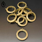 Lot 10 anneaux en bronze plein D 7,5 cm rang de perles accessoire pour rideau ancien