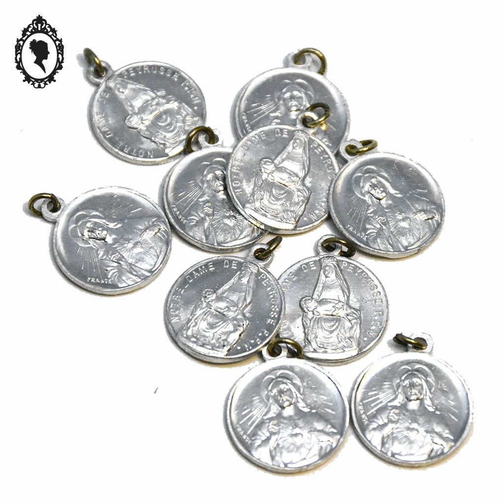 Lot 10 médailles religieuses gris argenté métal blanc Notre Dame de Peyrusse
