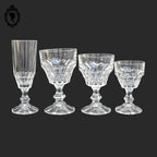 Lot 17 verres eau vin champagne sur pied en verre moulé multi facette