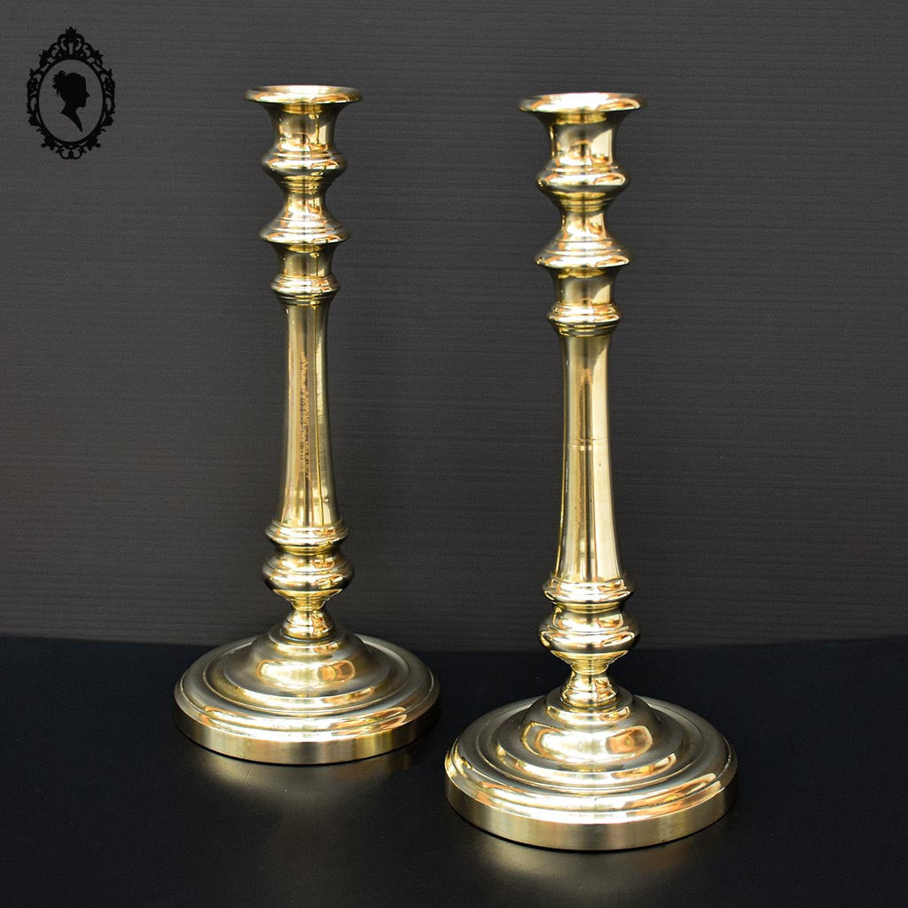 Paire de chandeliers bougeoirs Louis Philippe en laiton doré ancien