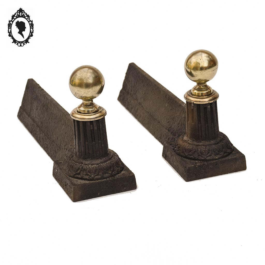Paire de chenets en fonte et boule en laiton 19 ième accessoire de cheminée ancien
