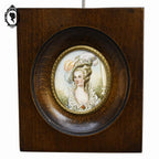 Petit cadre miniature portrait médaillon femme coiffe élégante sur ivoire ancien