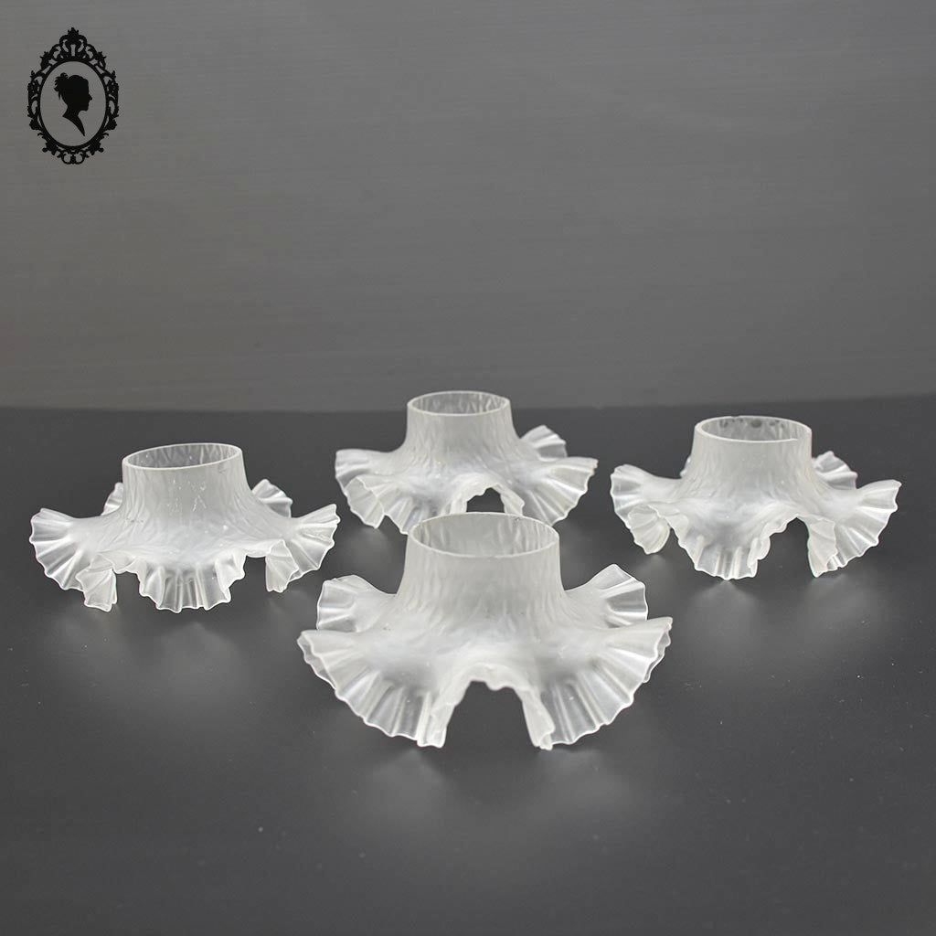Quatre globes, abat-jour tulipe courte pour lampe à pétrole lustre suspension verre opaque vintage ancien