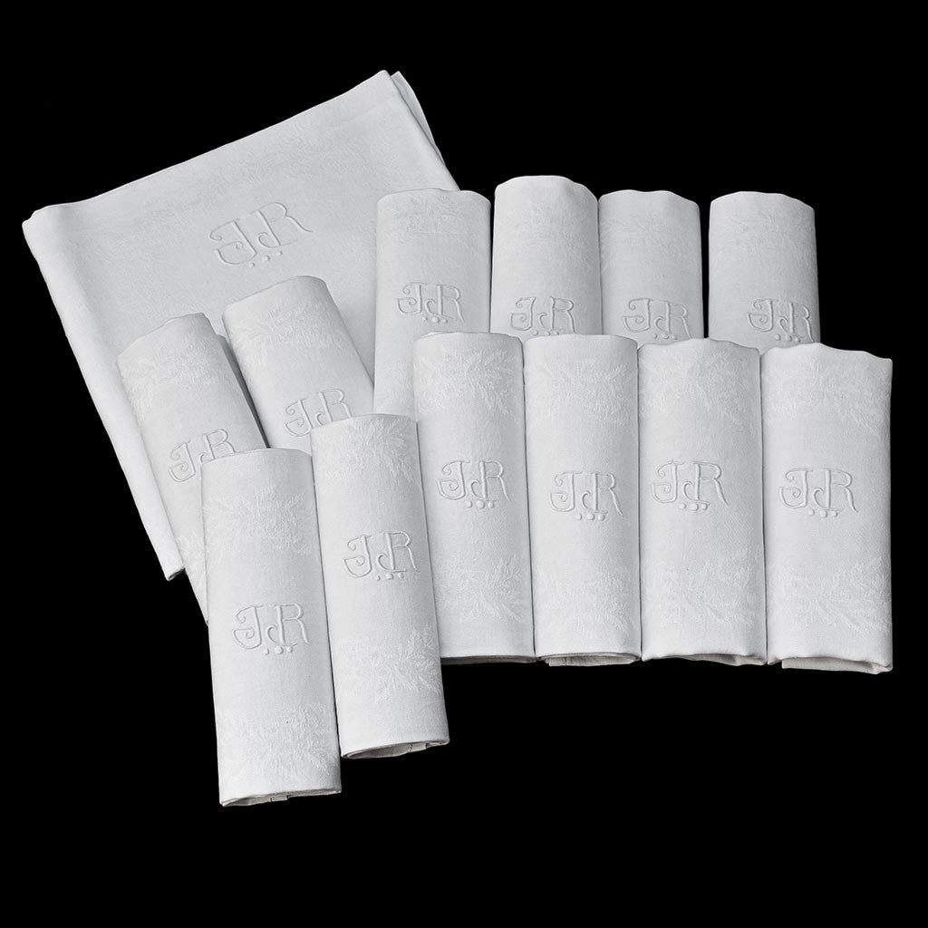 Service nappe et 12 serviettes de table anciennes damassées blanches monogramme JR