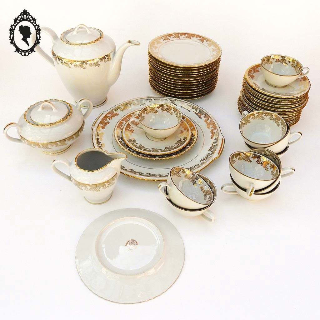 Service thé café gâteau en porcelaine de Luxe Royal ADP blanc avec dorures à l’or fin 42 pièces Vintage