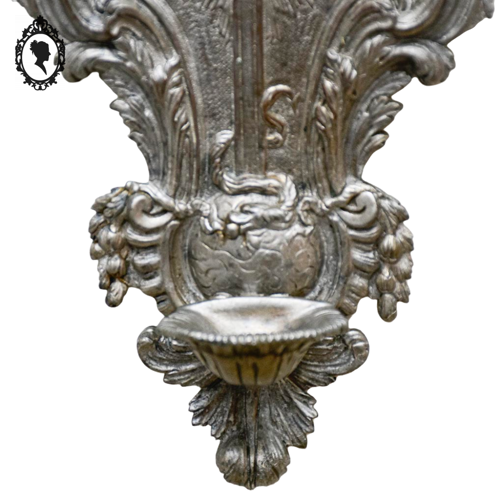 Bénitier avec croix et anges gris argenté en métal régule ancien