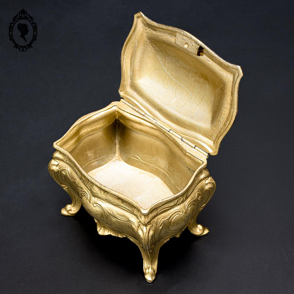 Boite ou coffret à bijoux métal forme commode bombée dorée ancienne