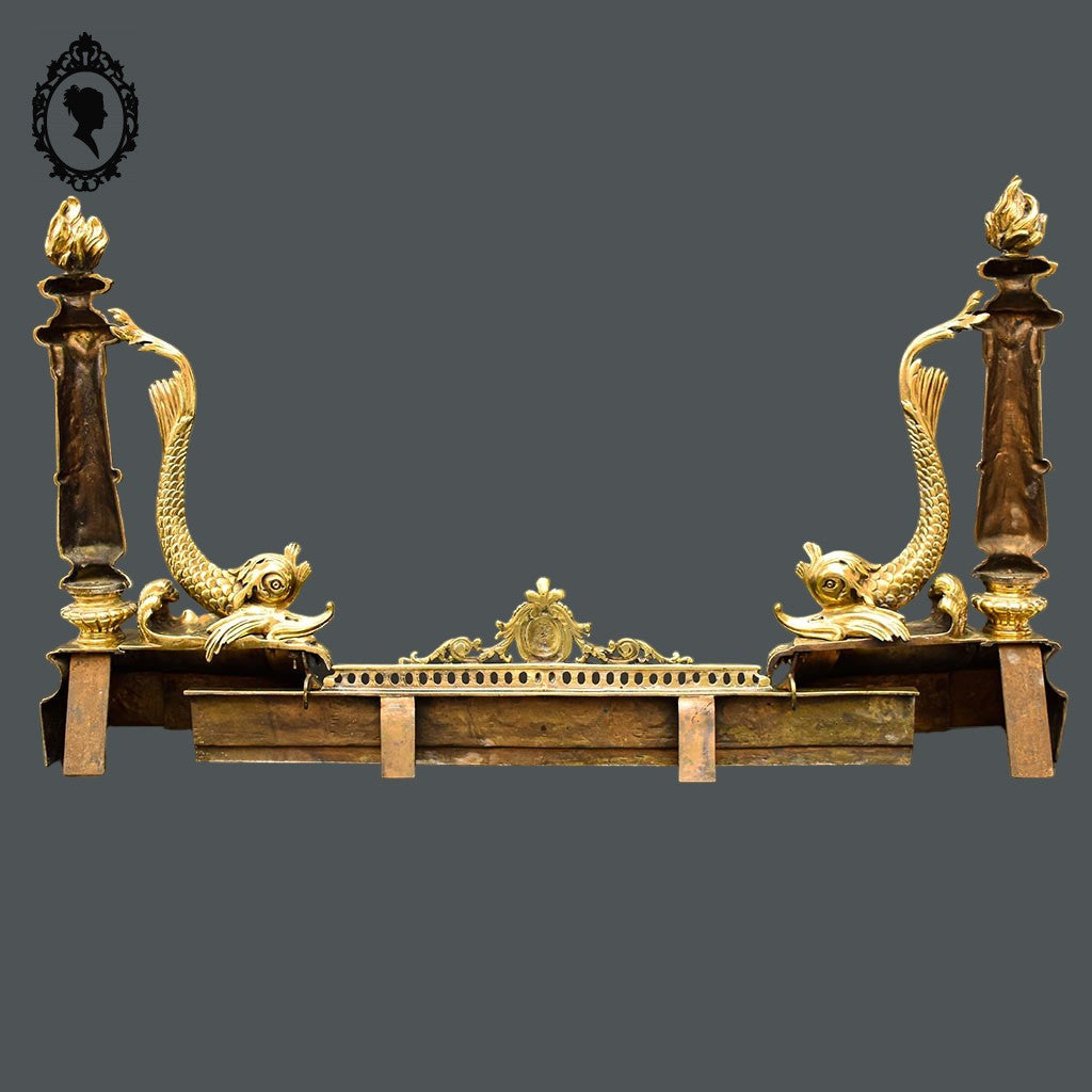 Élégant défenseur de cheminée chenets barre bronze doré chimère dauphin serpent de mer poisson ancien