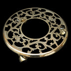 Élégant porte plante laiton doré rond ciselé ajouré sur 3 roulettes vintage ancien