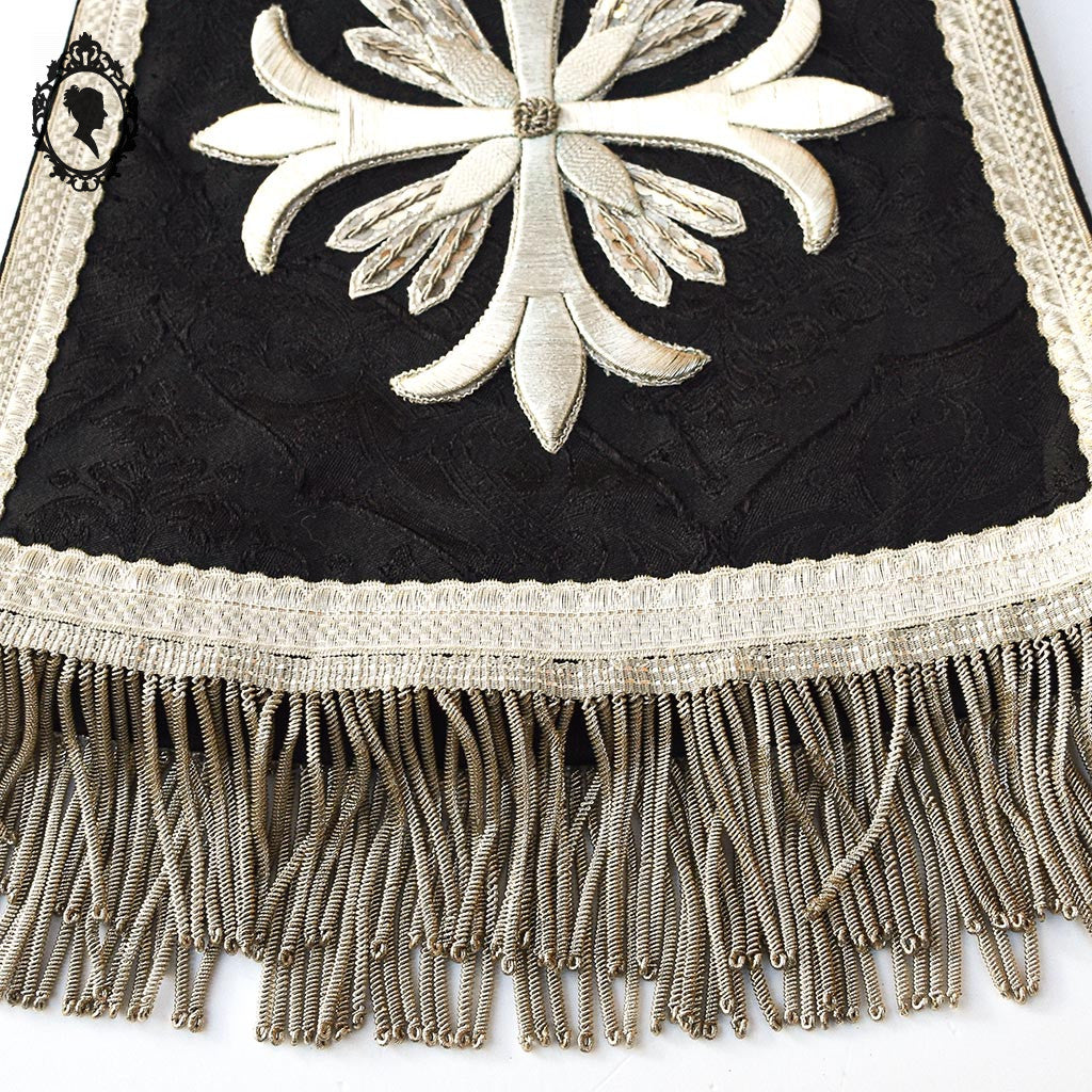 Étole pastorale prêtre Liturgique noir et beige soie broderie pompons fil doré argent ancienne