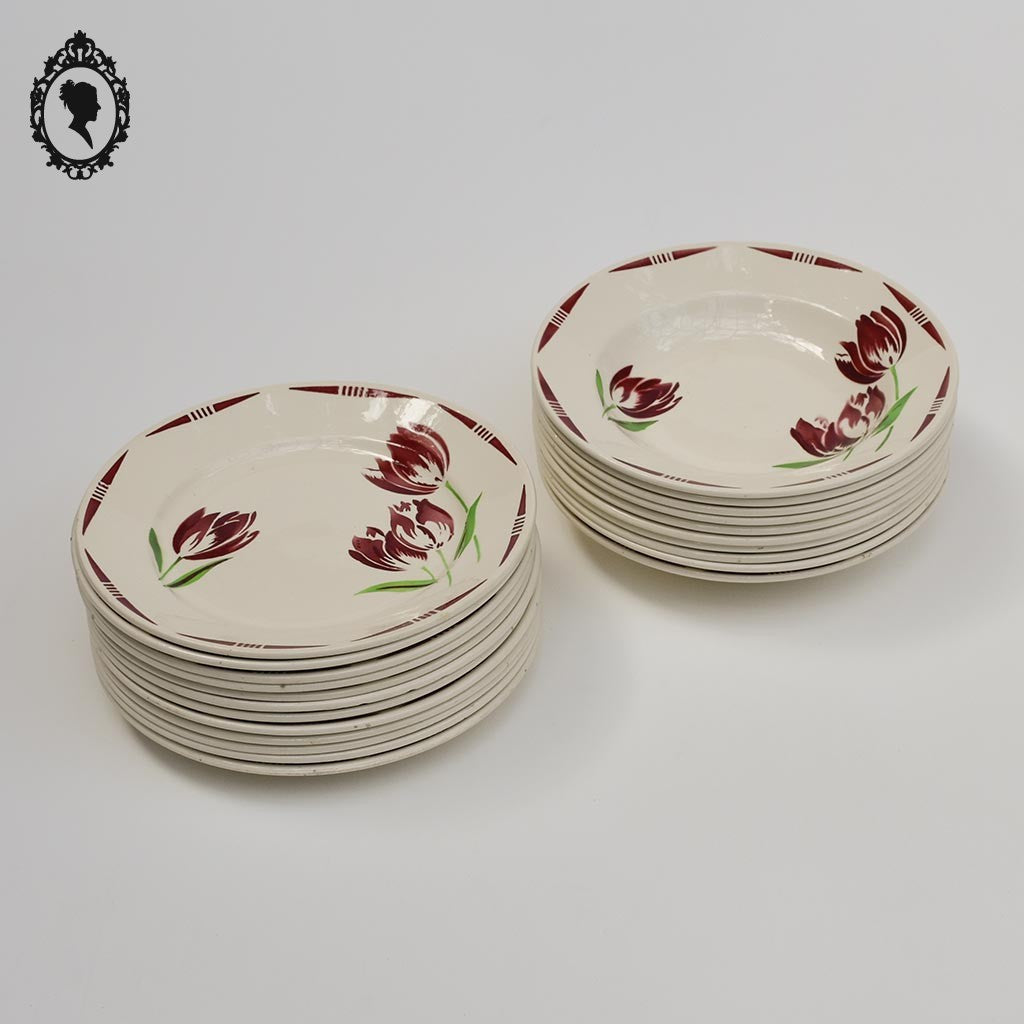 Lot 22 assiettes plates et creuses fleur tulipe rouge vert Badonviller vintage