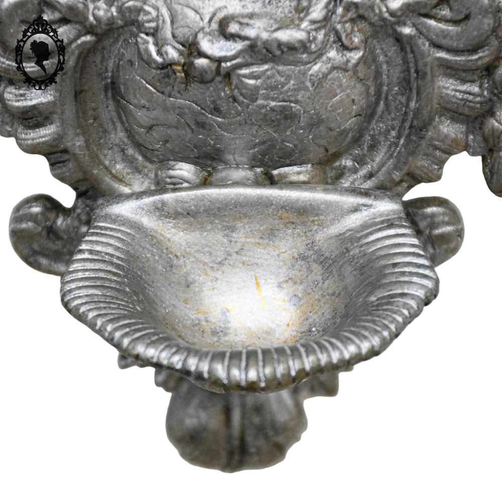 Bénitier avec croix et anges gris argenté en métal régule ancien