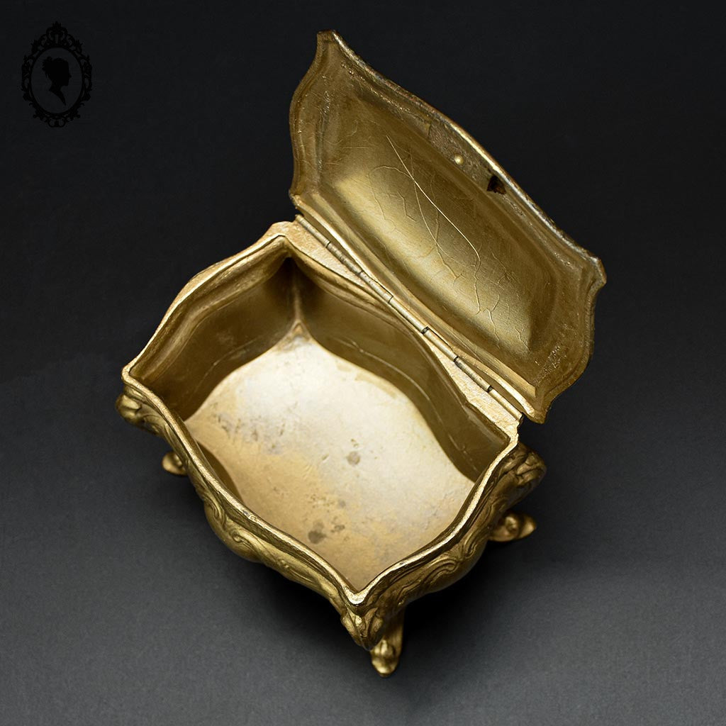 Boite ou coffret à bijoux métal forme commode bombée dorée ancienne