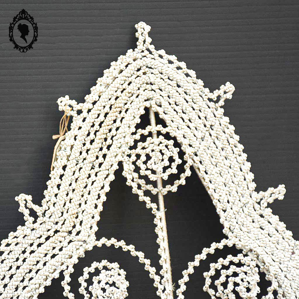 Couronne florale ange perles blanches objet de curiosité mortuaire ancienne 1900 H 76 cm