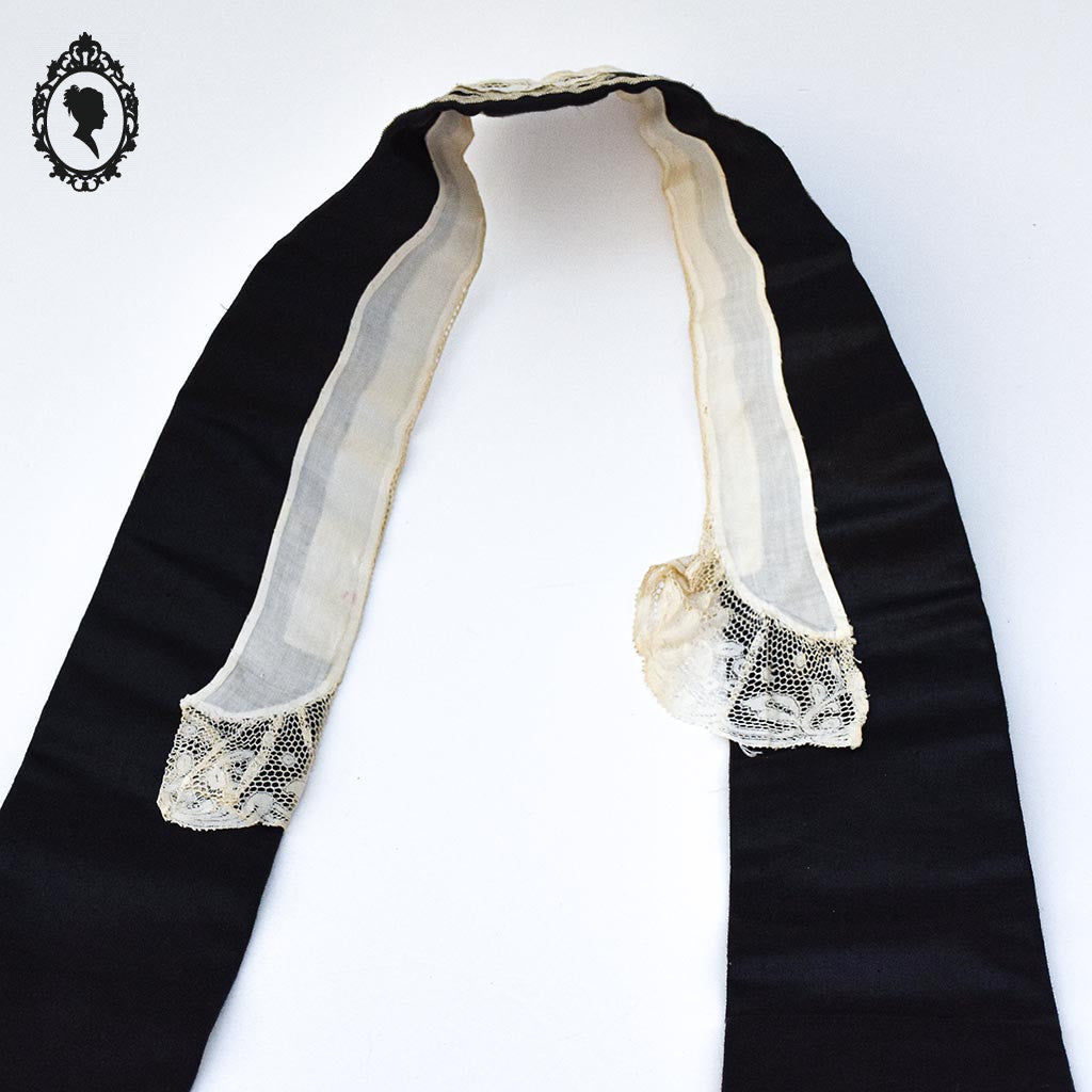 Étole pastorale prêtre Liturgique noir et beige soie broderie pompons fil doré argent ancienne