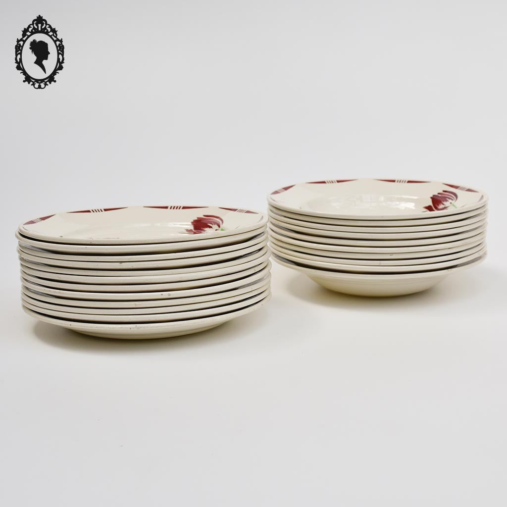 Lot 22 assiettes plates et creuses fleur tulipe rouge vert Badonviller vintage
