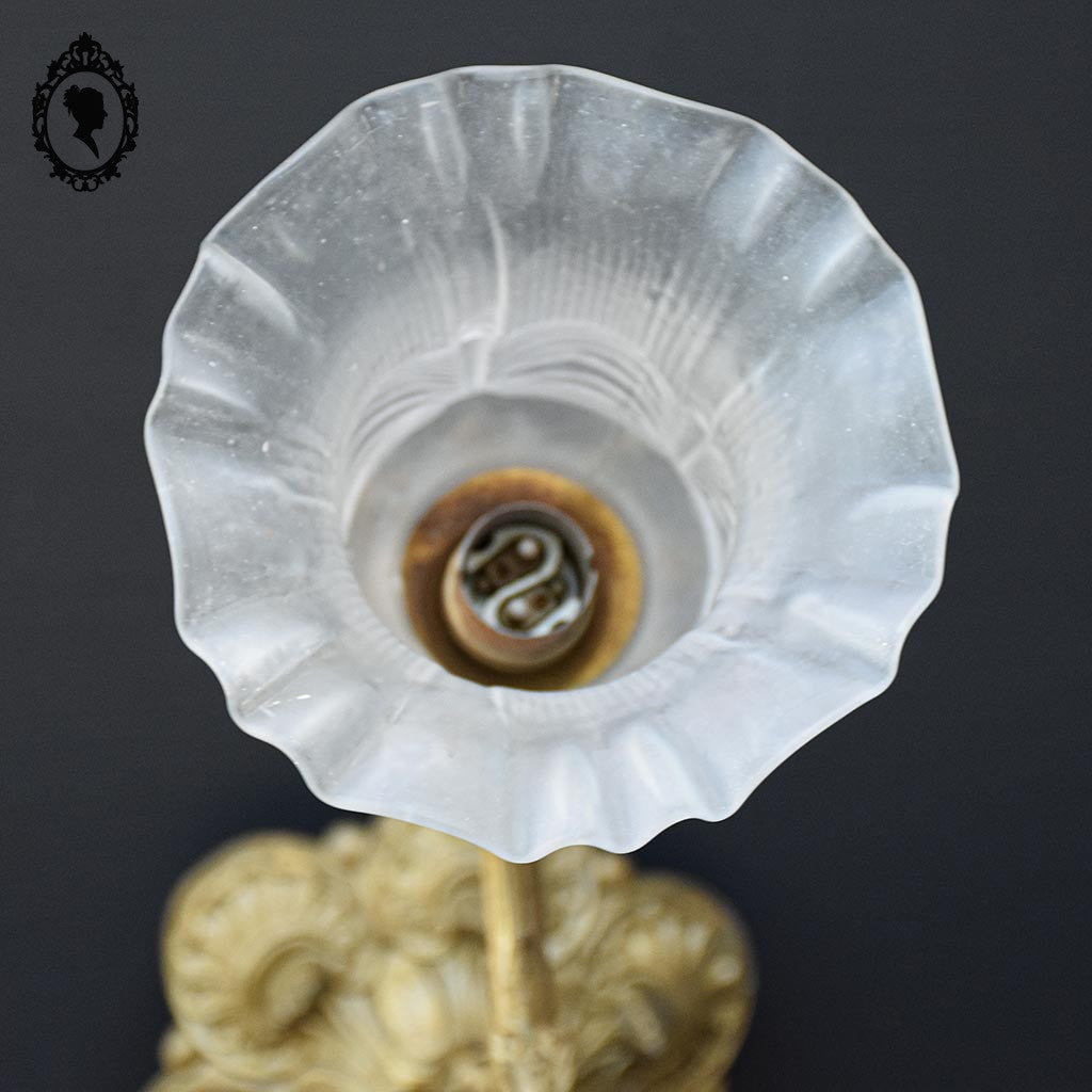 Lustre plafonnier bronze doré Napoléon III 4 lumières tulipes blanches ancien