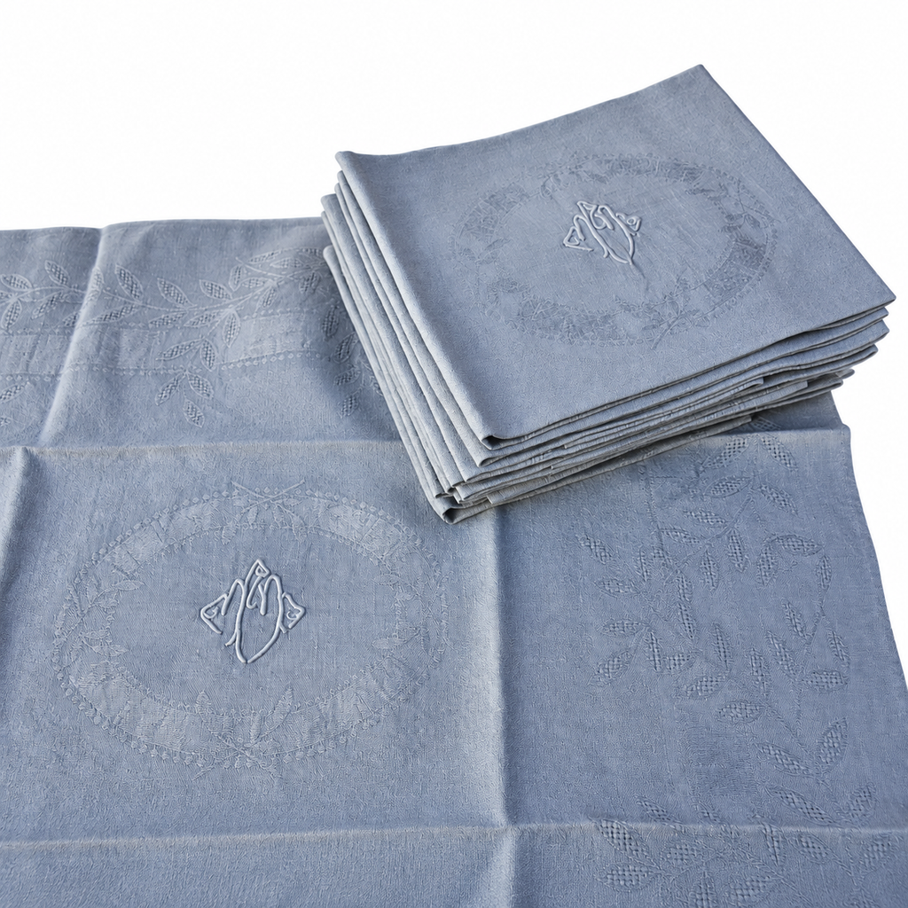 Lot de 12 grandes serviettes anciennes damassées teintes grise bleuté, monogramme brodé – 60 × 75 cm