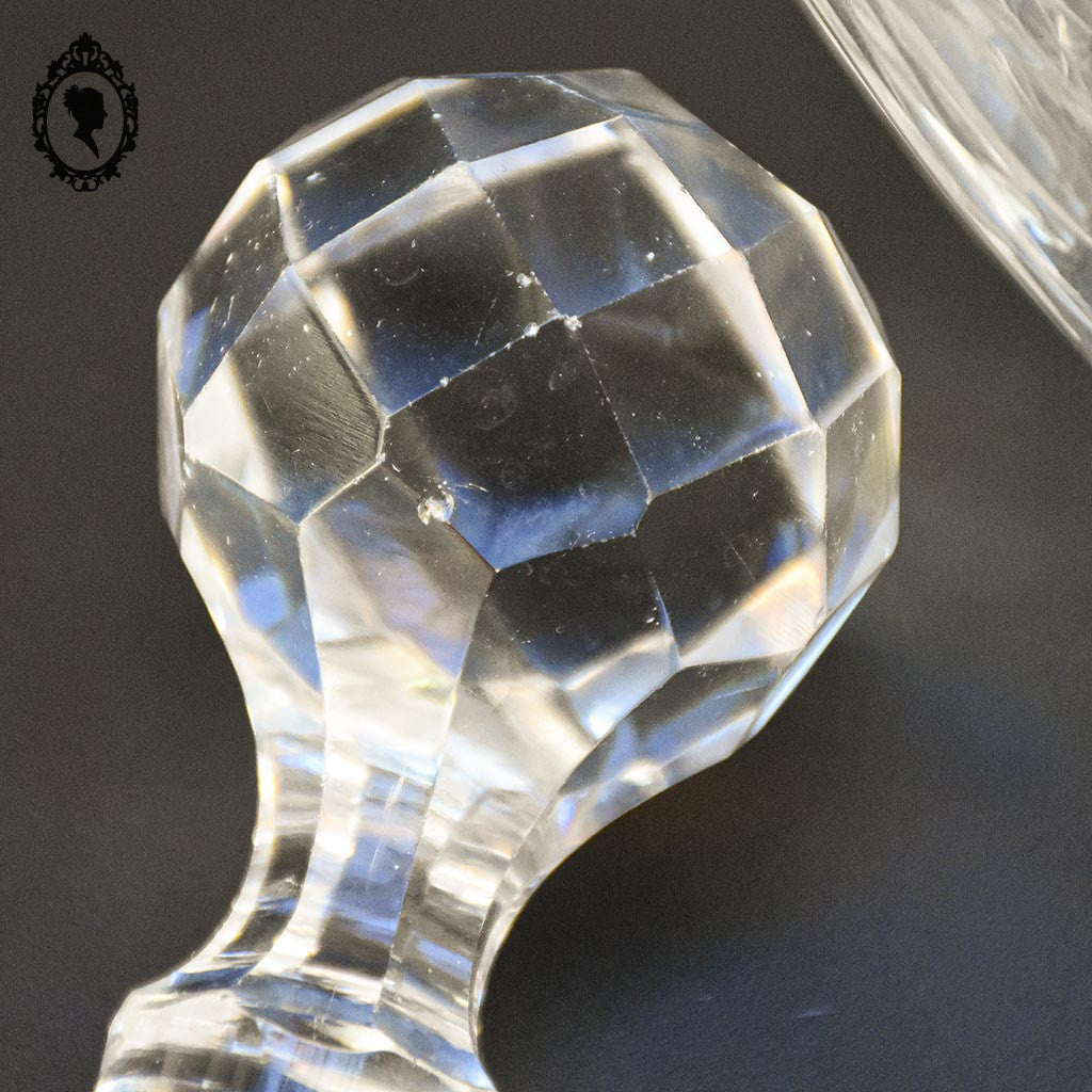 Carafe à liqueur ancienne verre avec bouchon diamant taillé cristal monture argent