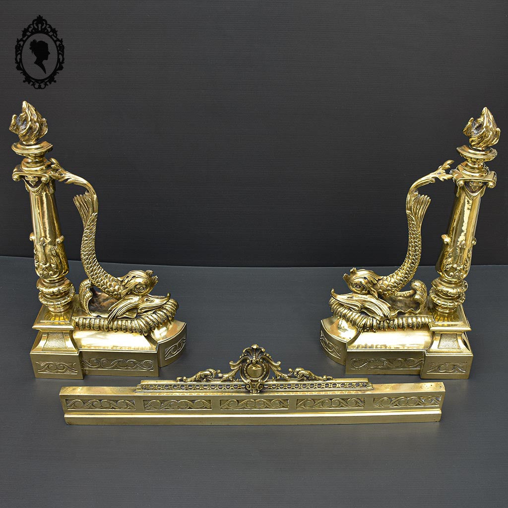 Élégant défenseur de cheminée chenets barre bronze doré chimère dauphin serpent de mer poisson ancien