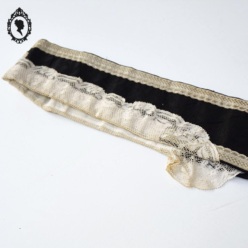 Étole pastorale prêtre Liturgique noir et beige soie broderie pompons fil doré argent ancienne