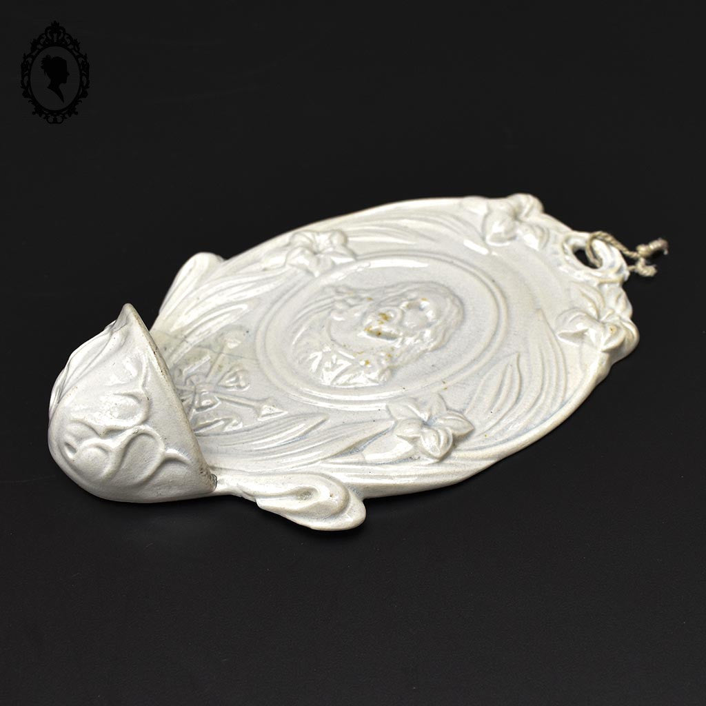 Bénitier Christ Art nouveau en porcelaine blanc HB Choisy ancien