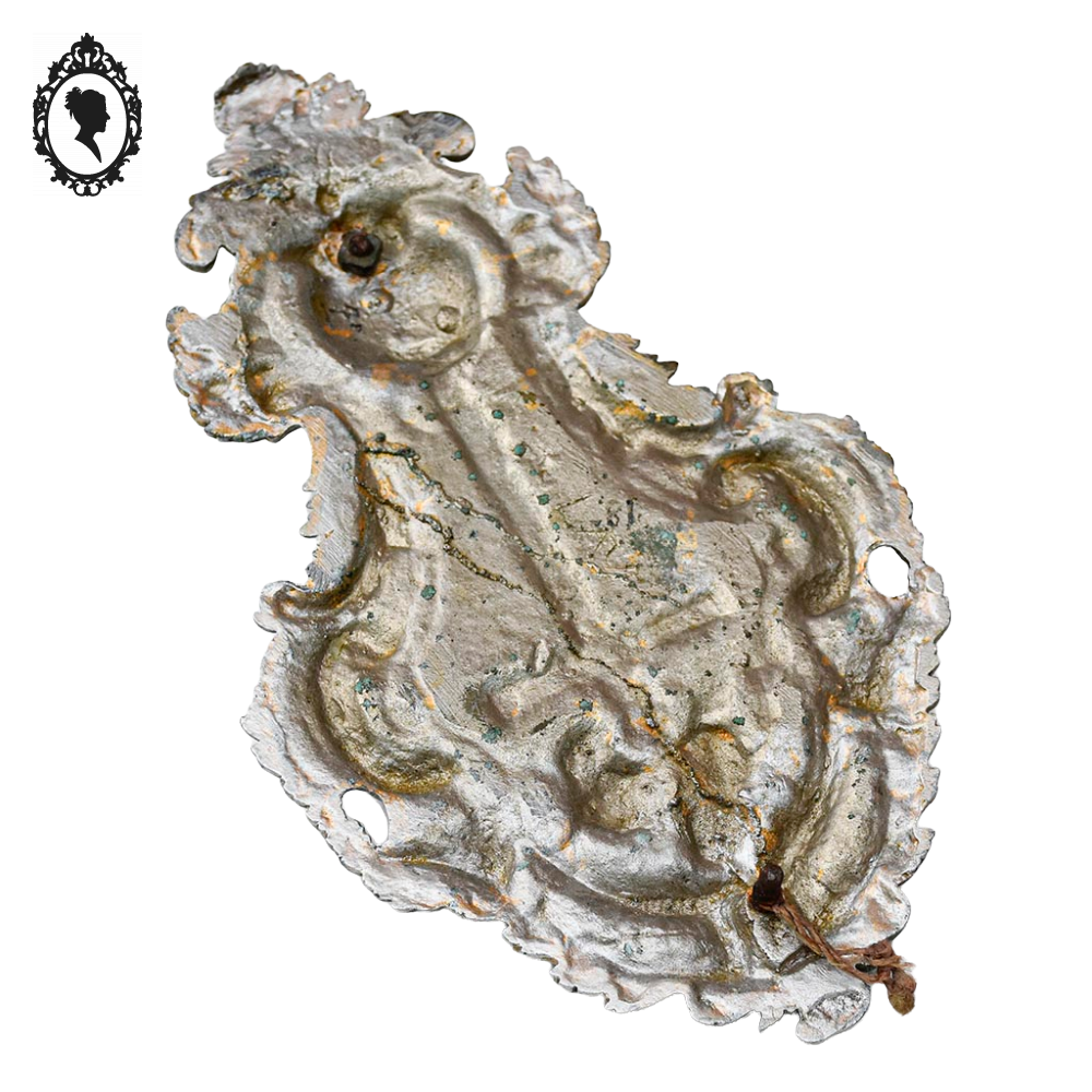 Bénitier avec croix et anges gris argenté en métal régule ancien