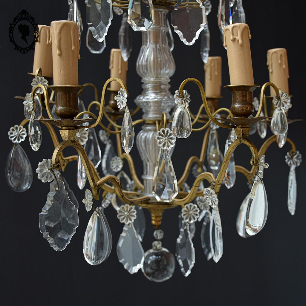 Chic lustre à pampilles bronze doré 6 feux enfilage verre ancien