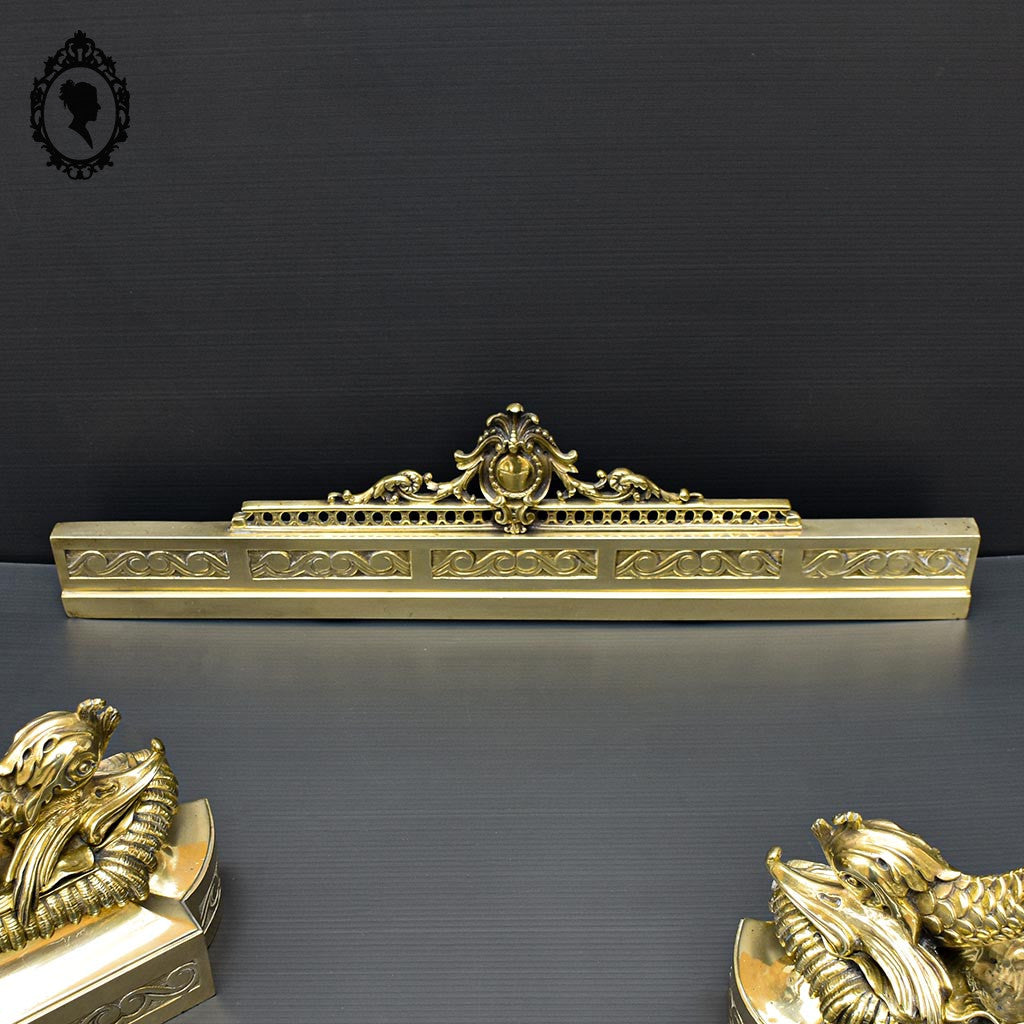 Élégant défenseur de cheminée chenets barre bronze doré chimère dauphin serpent de mer poisson ancien
