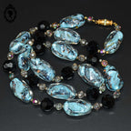 Élégant long collier perles de verre vénitien Murano bleu noir vintage ancien