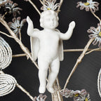 Couronne florale perles blanches objet de curiosité mortuaire ancienne 1900 H 75 cm