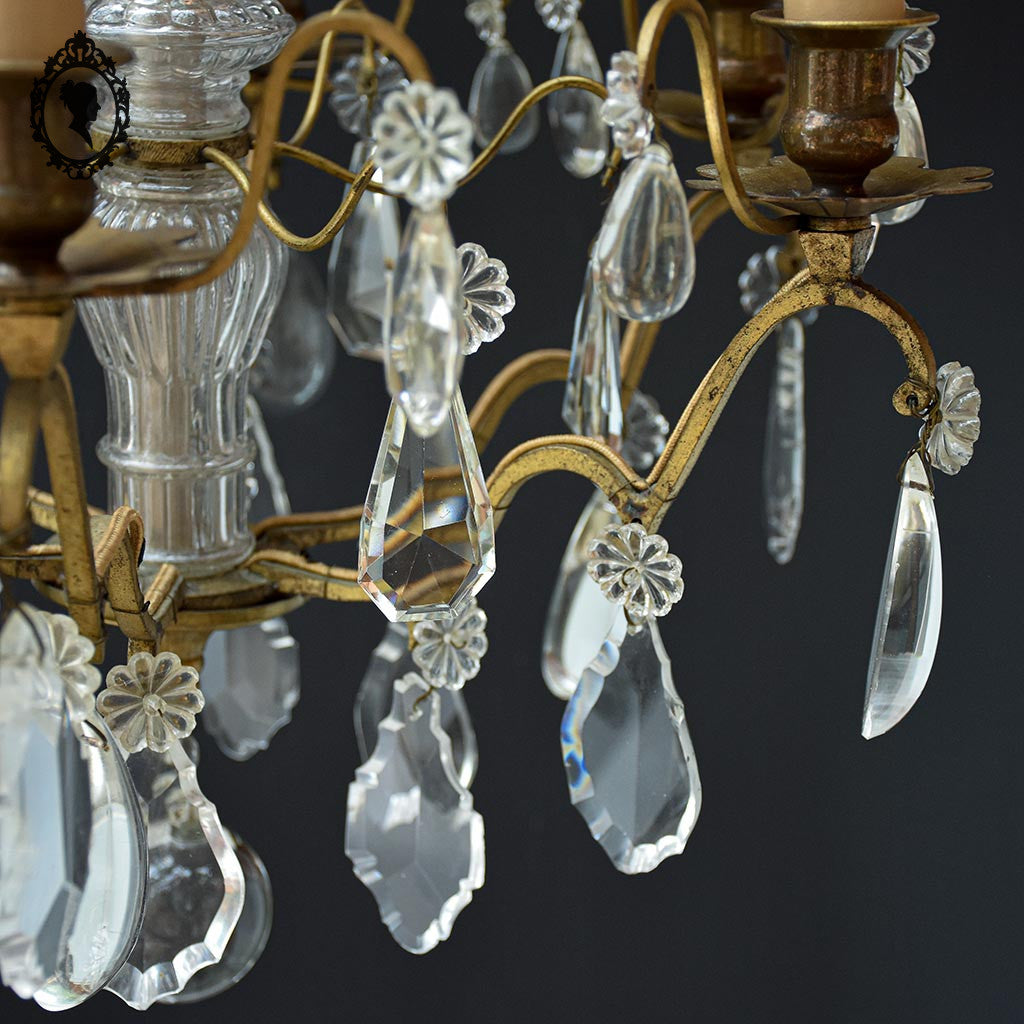 Chic lustre à pampilles bronze doré 6 feux enfilage verre ancien