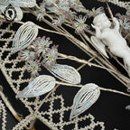 Couronne florale perles blanches objet de curiosité mortuaire ancienne 1900 H 75 cm